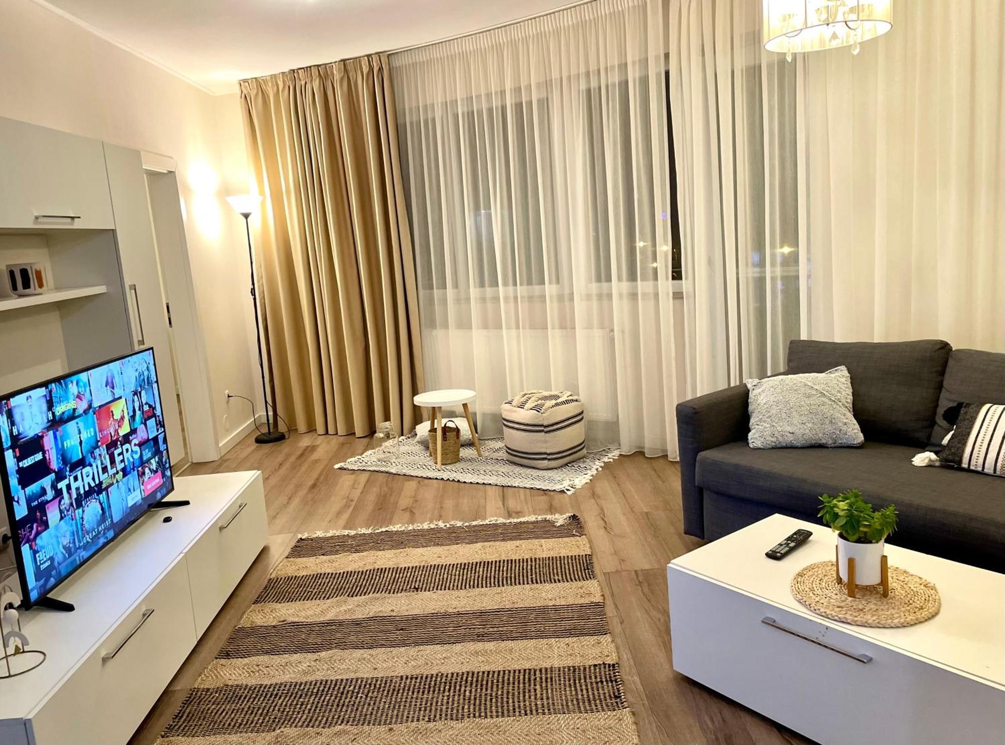 Apartmán Moonlight Charming Shelter - 3Br 180º Balcony View Oradea Exteriér fotografie